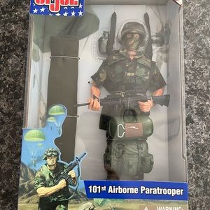 G.I JOE 101st Airborne Paratrooper collectible #53181 - Brand new in box.